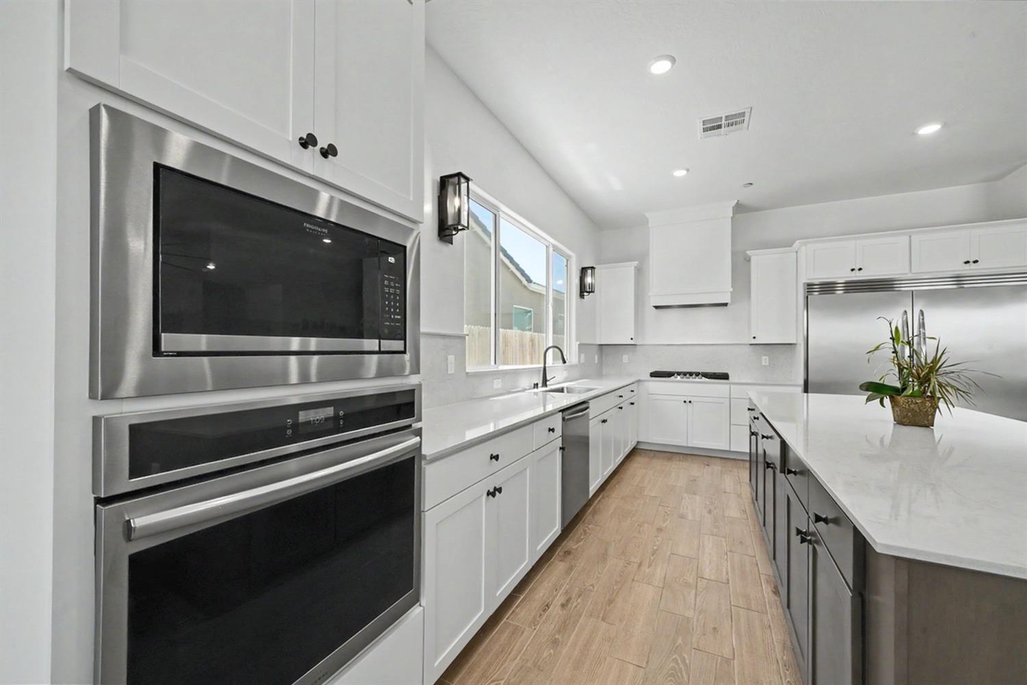 735 Traverse Dr S, Madera, CA 93636