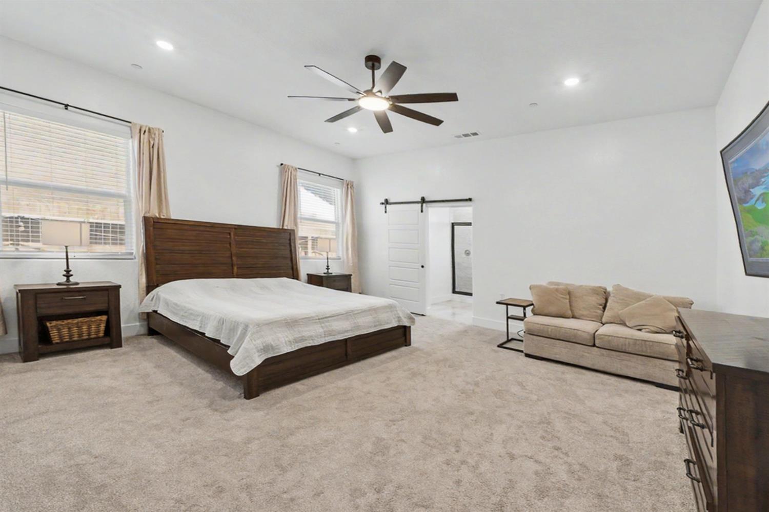 735 Traverse Dr S, Madera, CA 93636