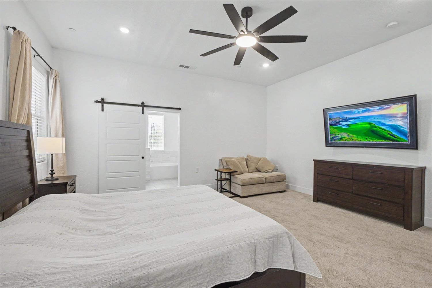 735 Traverse Dr S, Madera, CA 93636