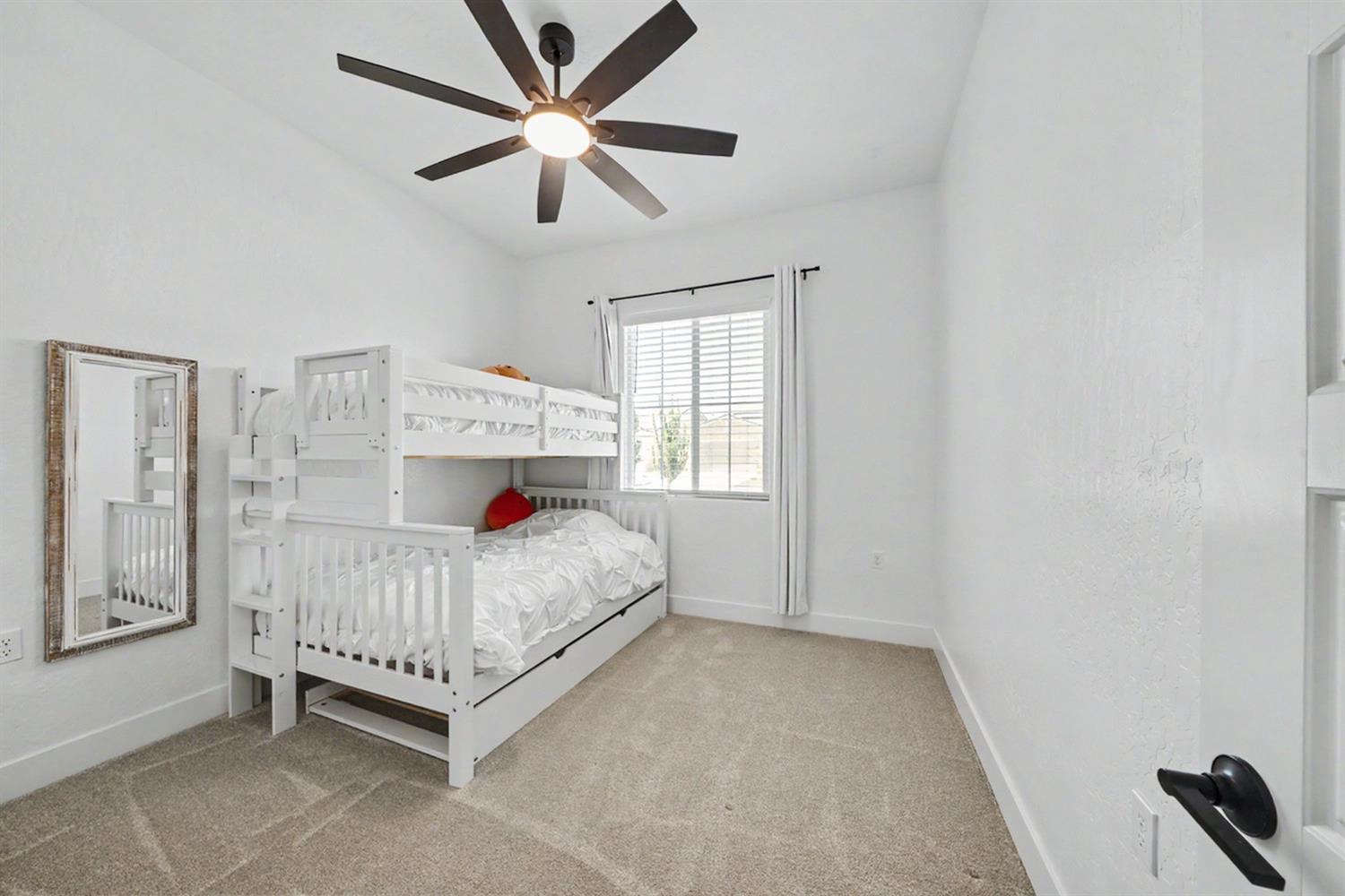 735 Traverse Dr S, Madera, CA 93636