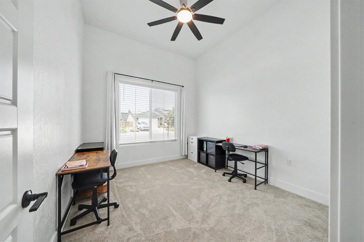 735 Traverse Dr S, Madera, CA 93636