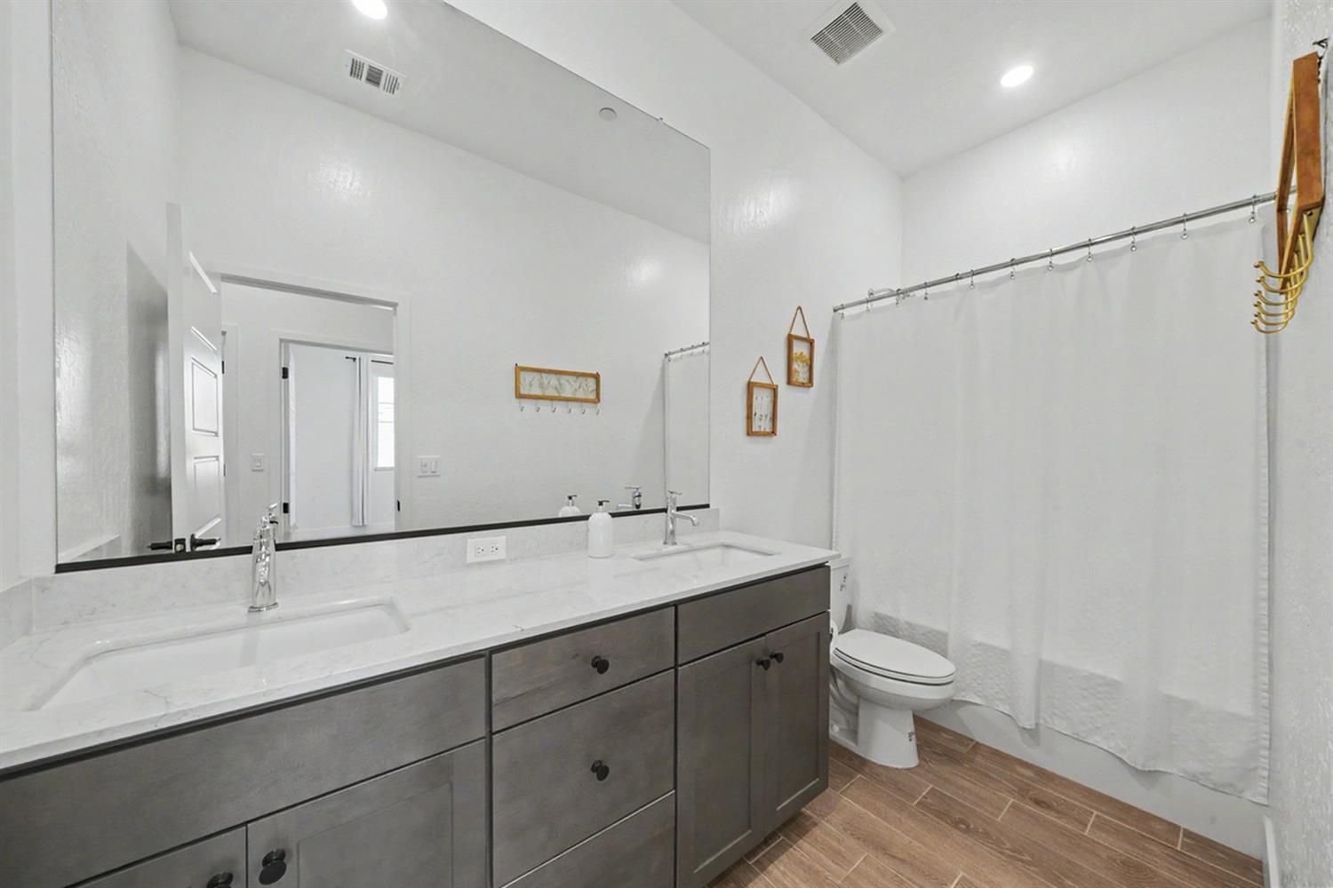 735 Traverse Dr S, Madera, CA 93636