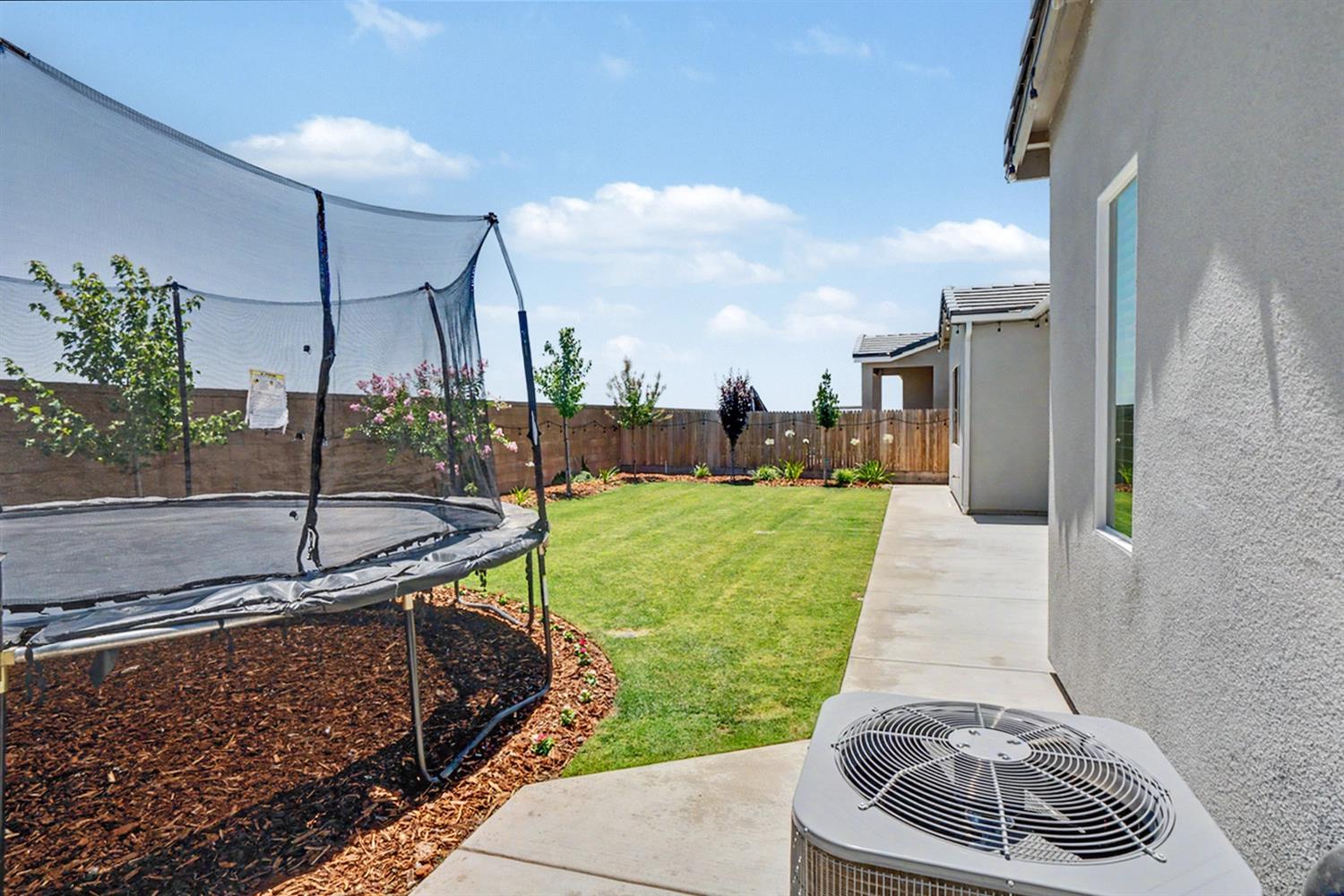 735 Traverse Dr S, Madera, CA 93636