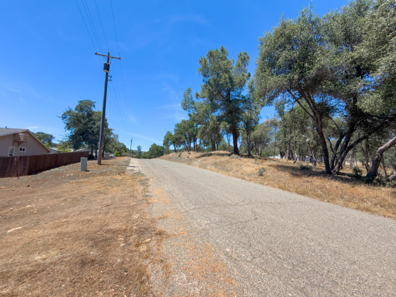 1 Spriggs Ln, Mariposa, CA 95338