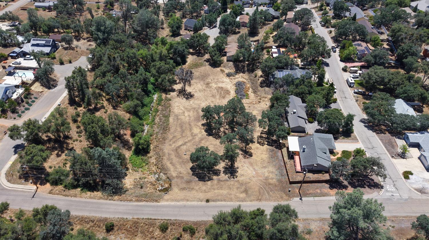 1 Spriggs Ln, Mariposa, CA 95338