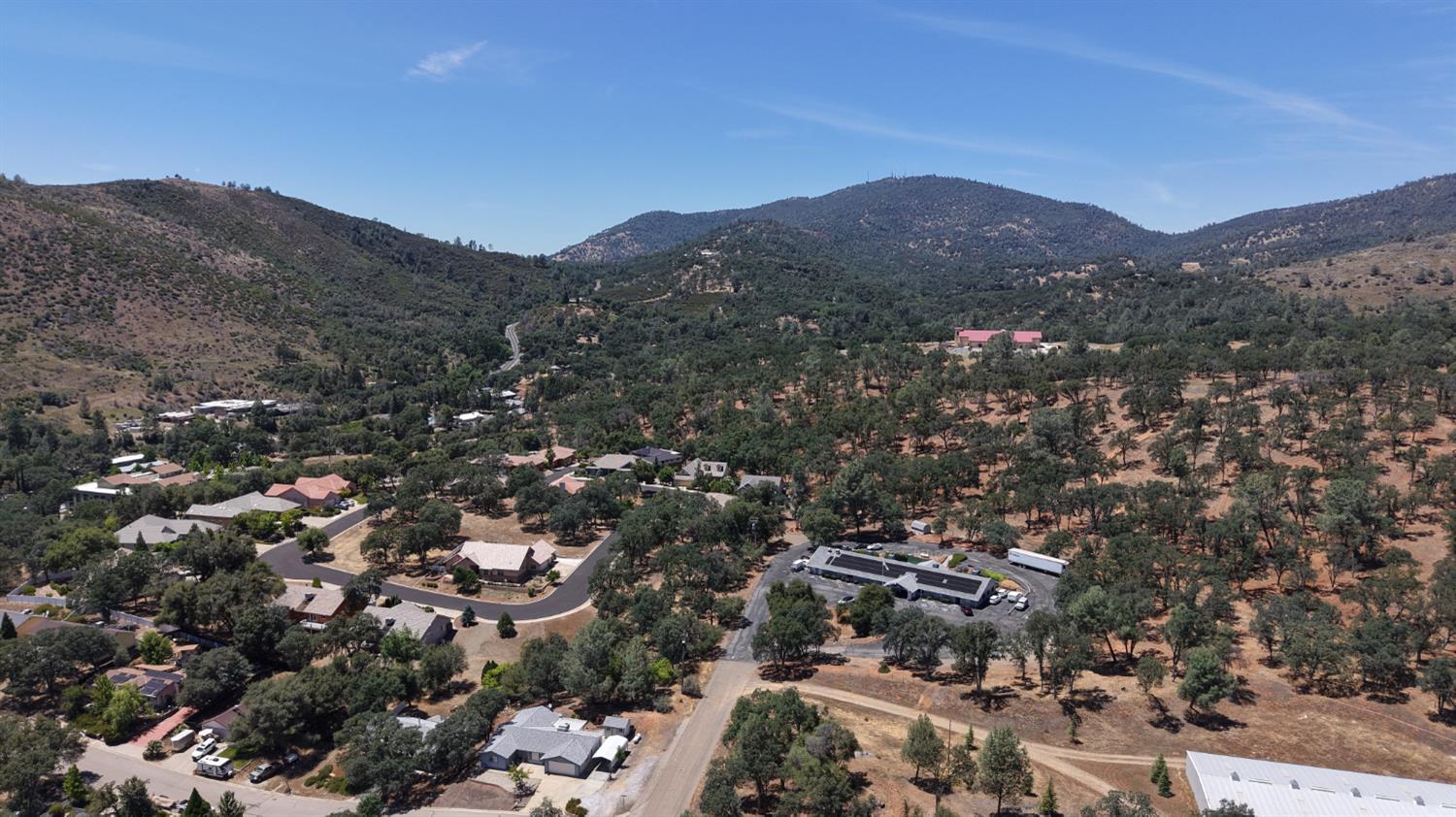 1 Spriggs Ln, Mariposa, CA 95338