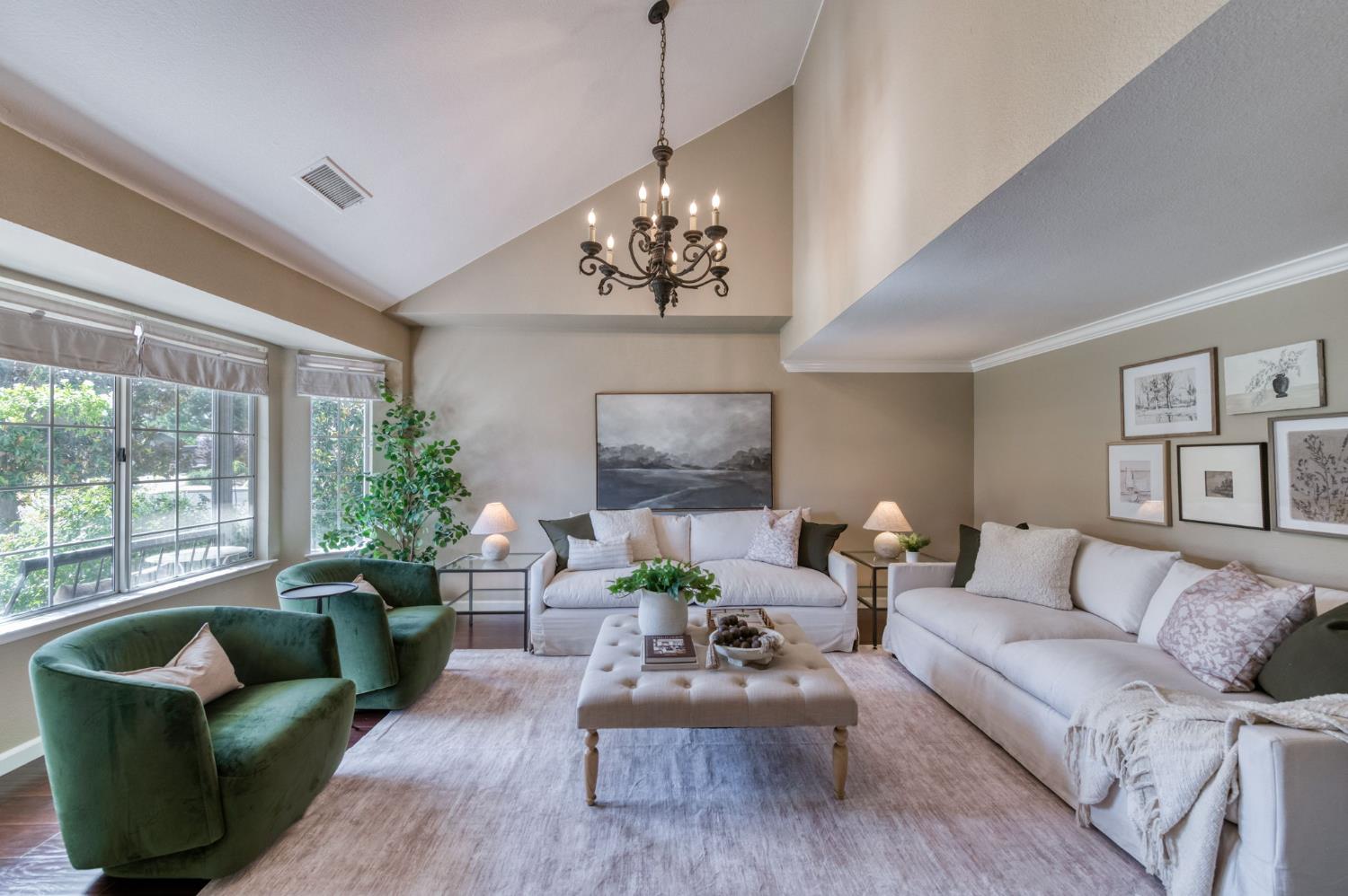 1061 N Adler Ave, Clovis, CA 93611