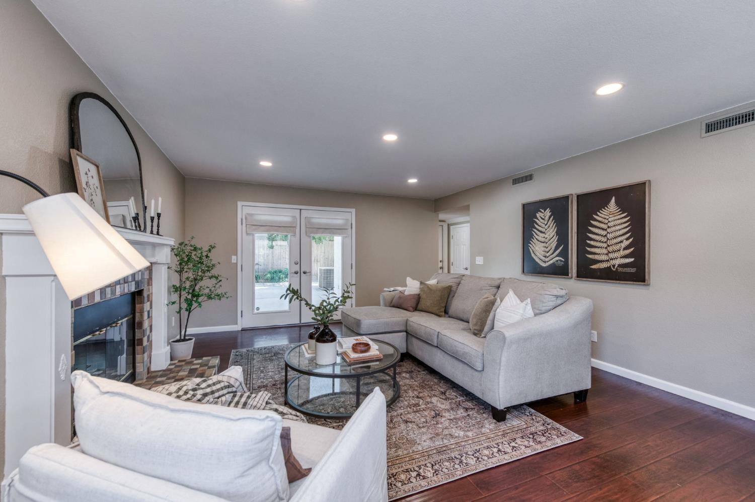 1061 N Adler Ave, Clovis, CA 93611