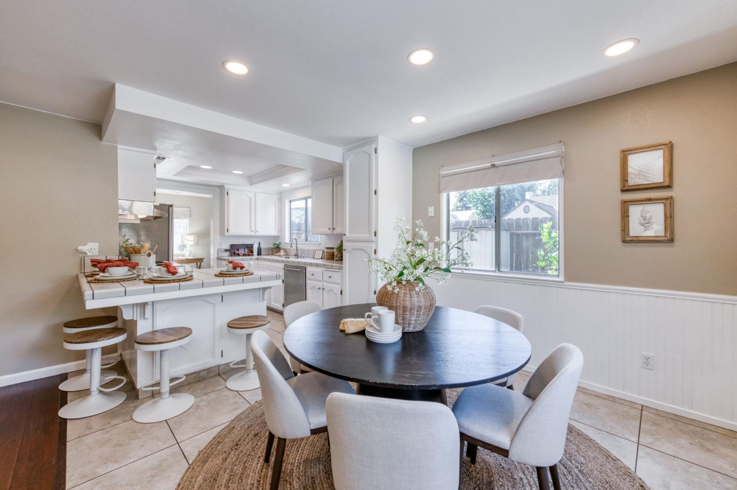 1061 N Adler Ave, Clovis, CA 93611