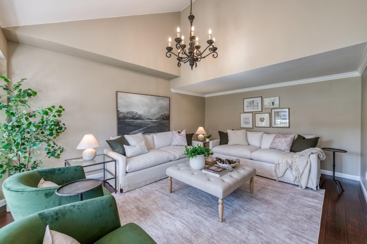 1061 N Adler Ave, Clovis, CA 93611