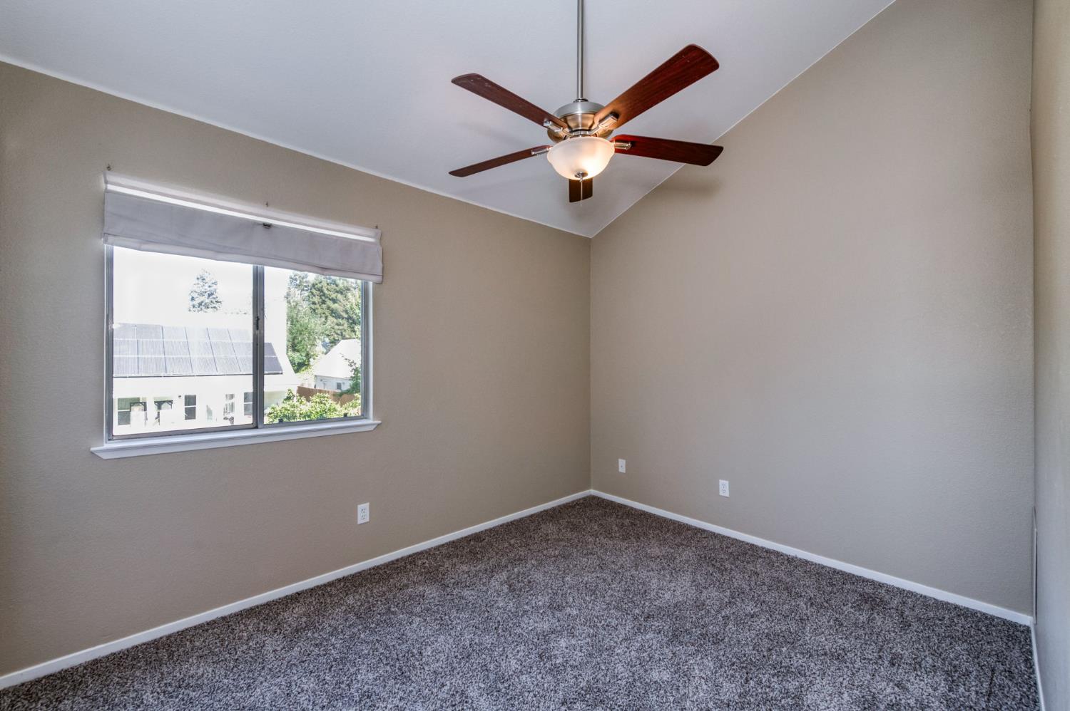 1061 N Adler Ave, Clovis, CA 93611