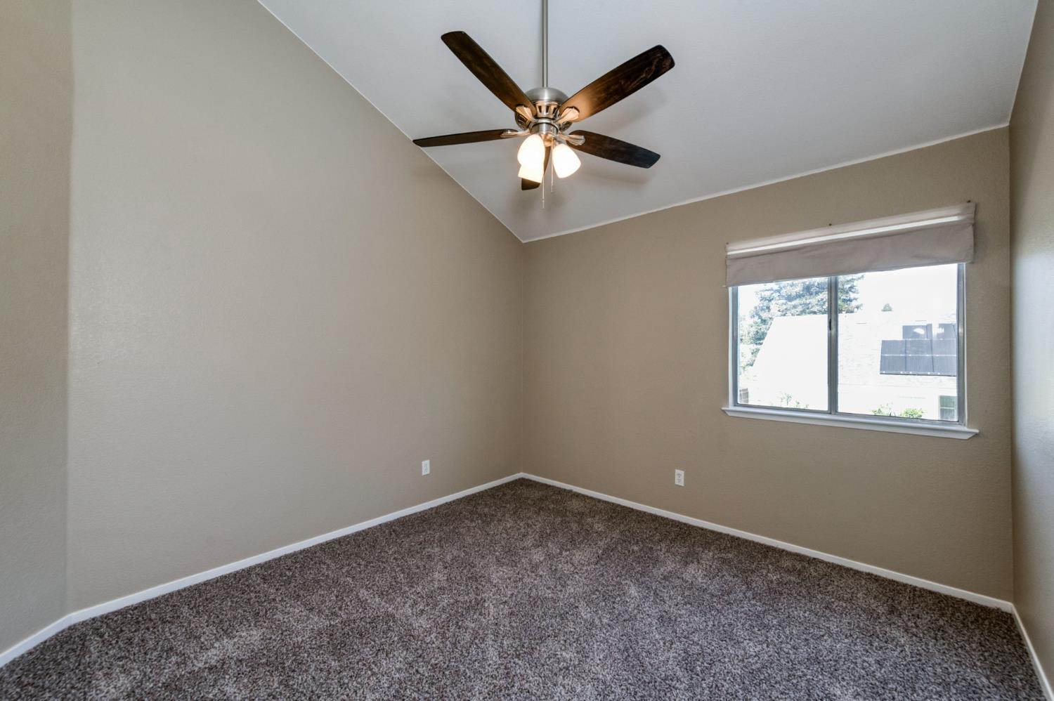 1061 N Adler Ave, Clovis, CA 93611