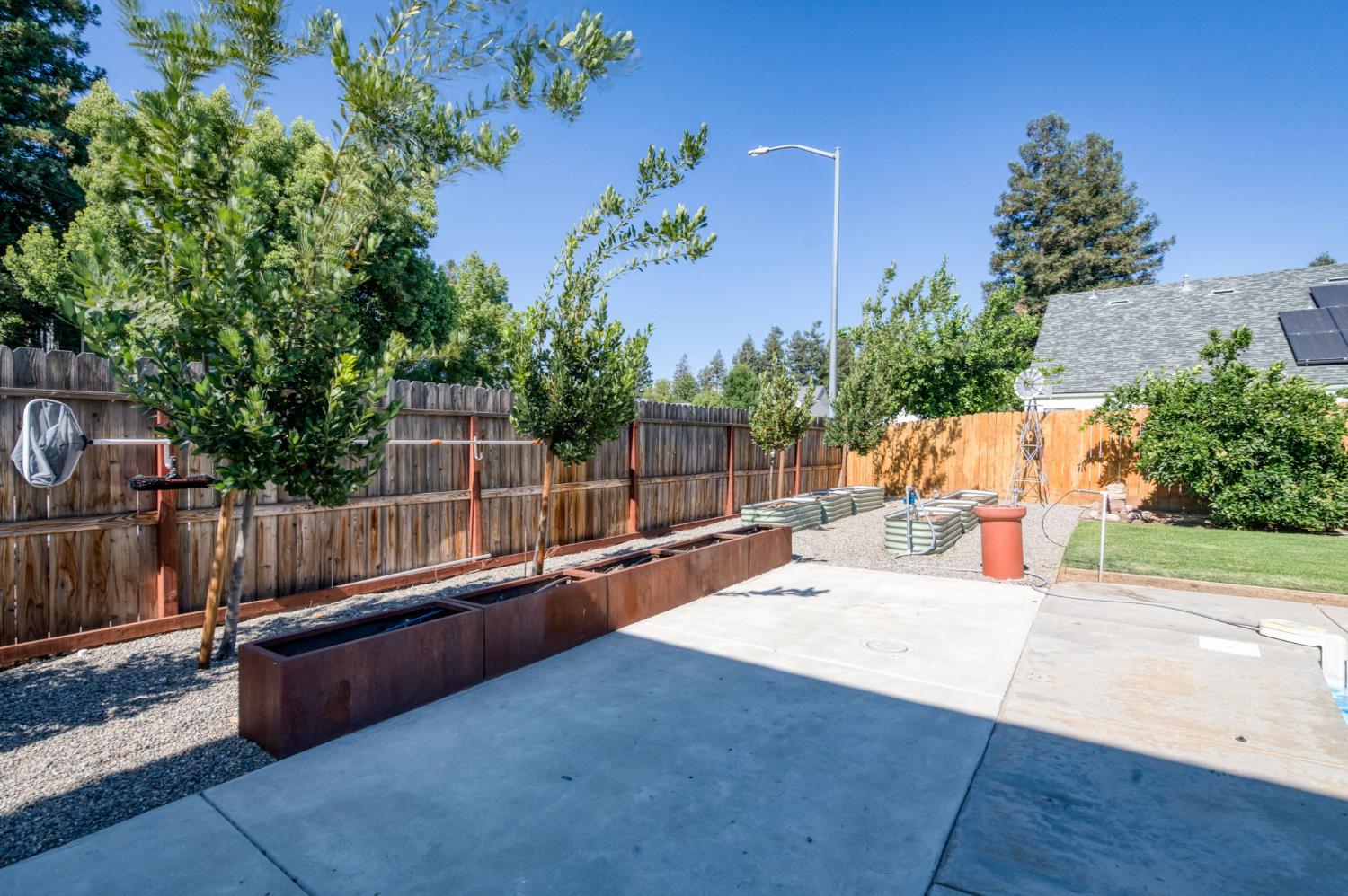 1061 N Adler Ave, Clovis, CA 93611