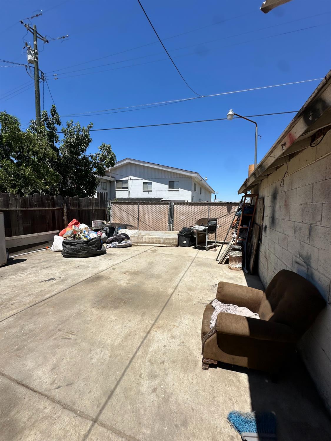 1734 Sylvia St, Selma, CA 93662