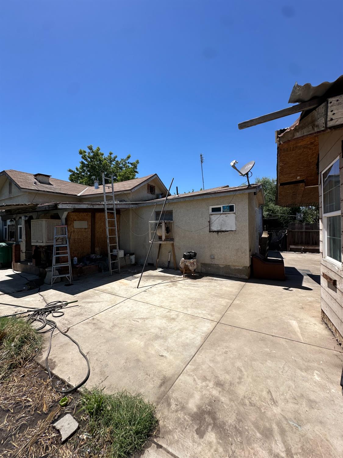 1734 Sylvia St, Selma, CA 93662