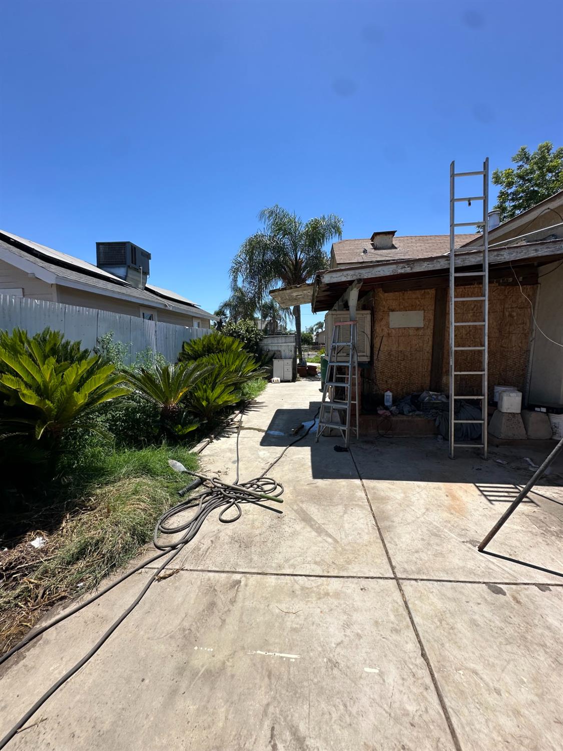 1734 Sylvia St, Selma, CA 93662