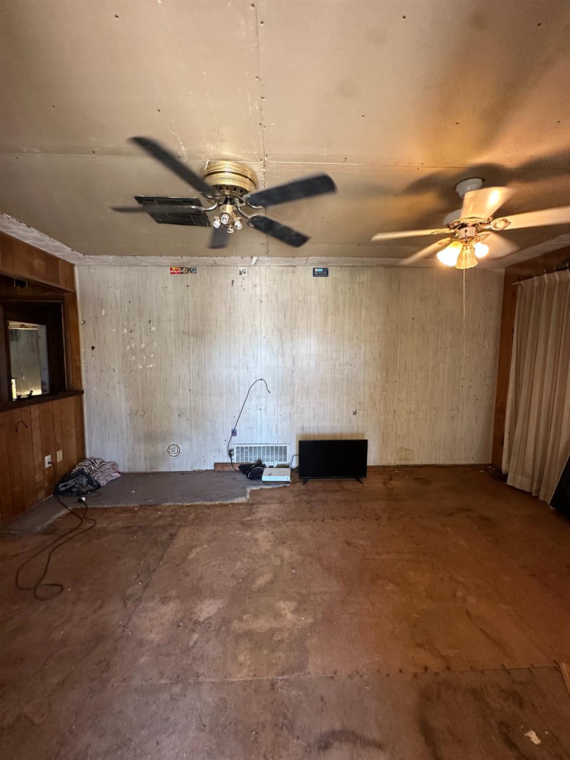 1734 Sylvia St, Selma, CA 93662