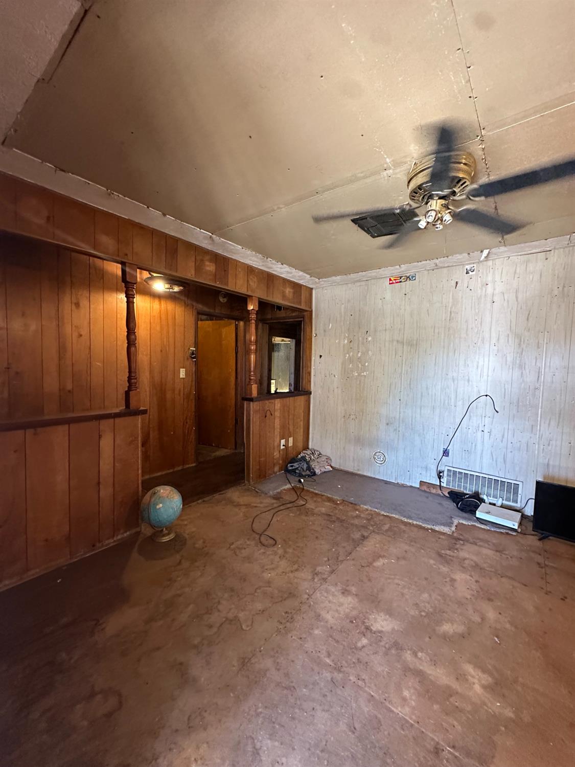1734 Sylvia St, Selma, CA 93662