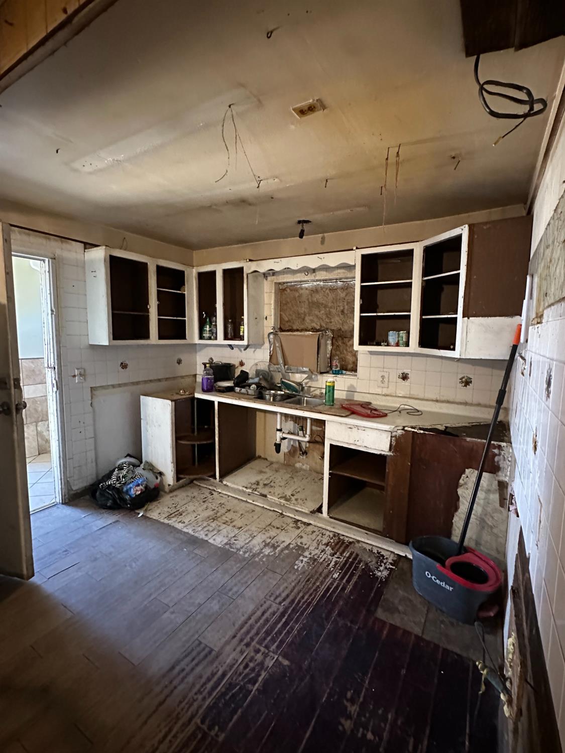 1734 Sylvia St, Selma, CA 93662