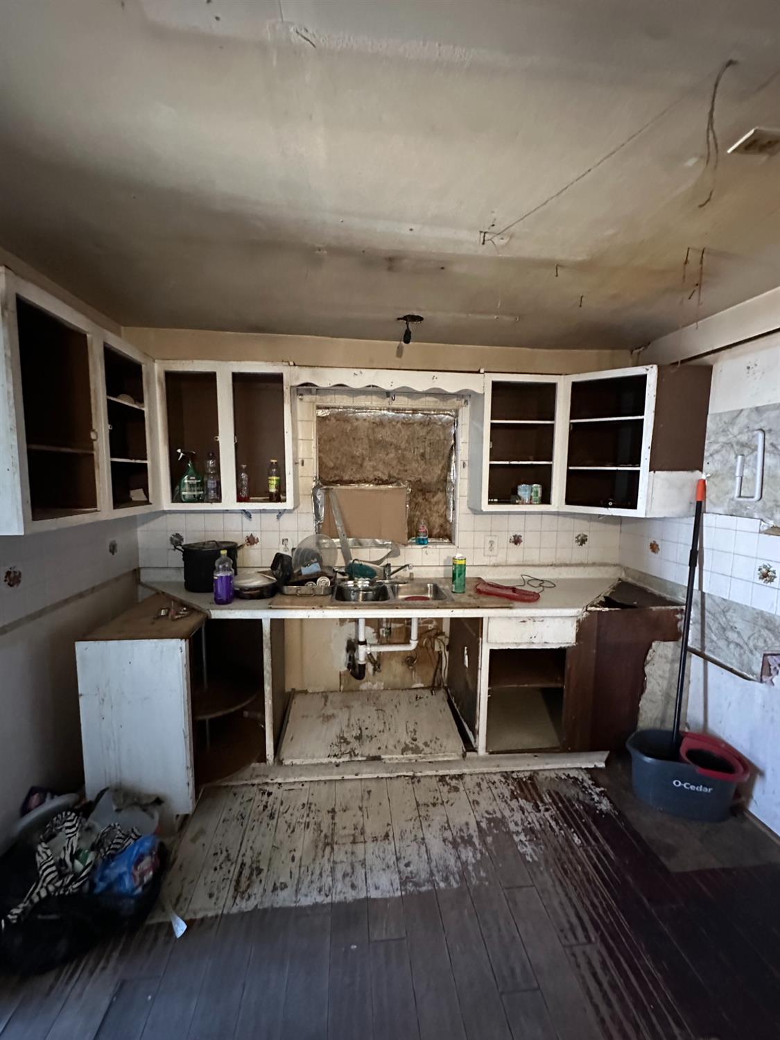 1734 Sylvia St, Selma, CA 93662