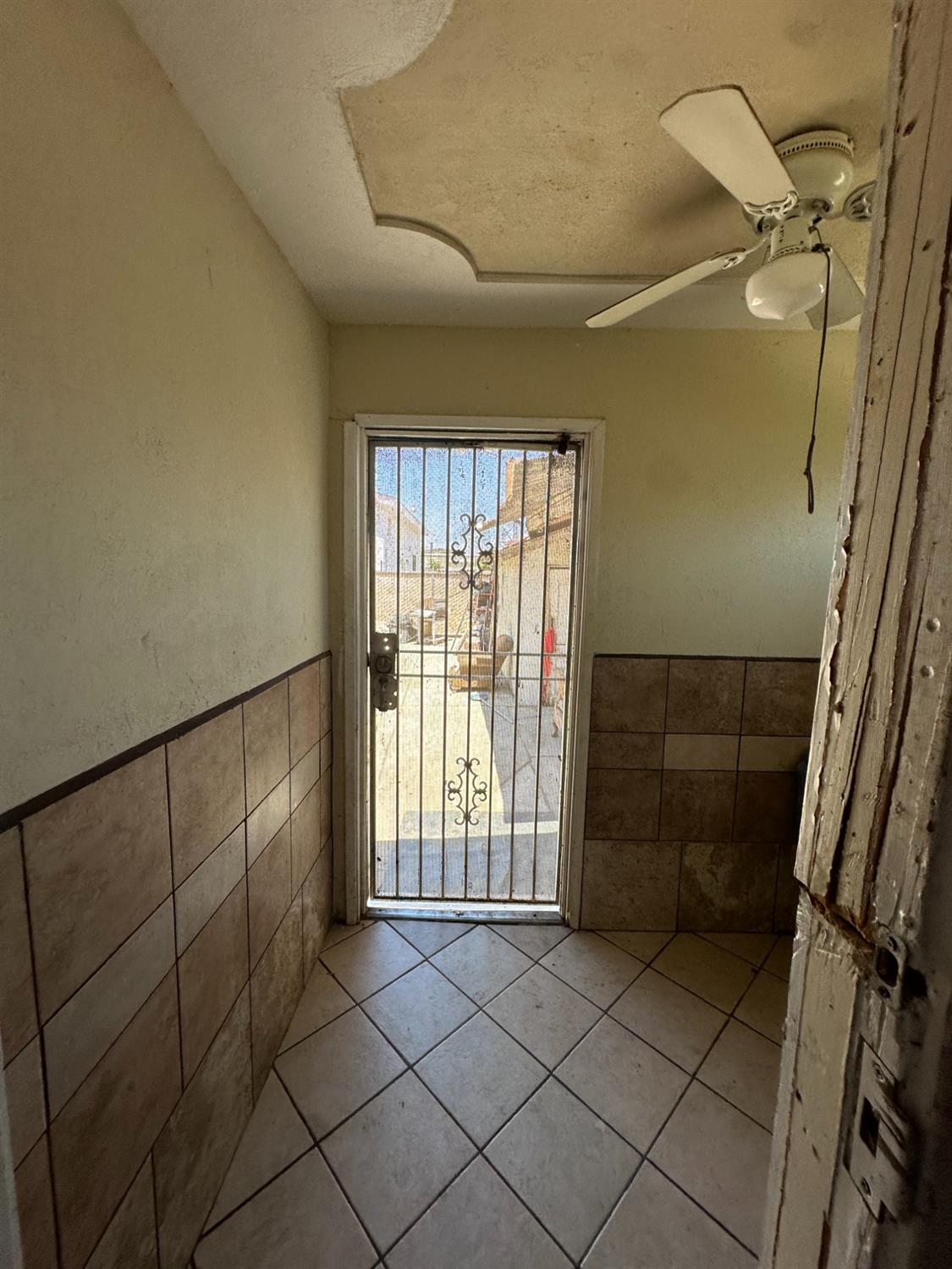1734 Sylvia St, Selma, CA 93662
