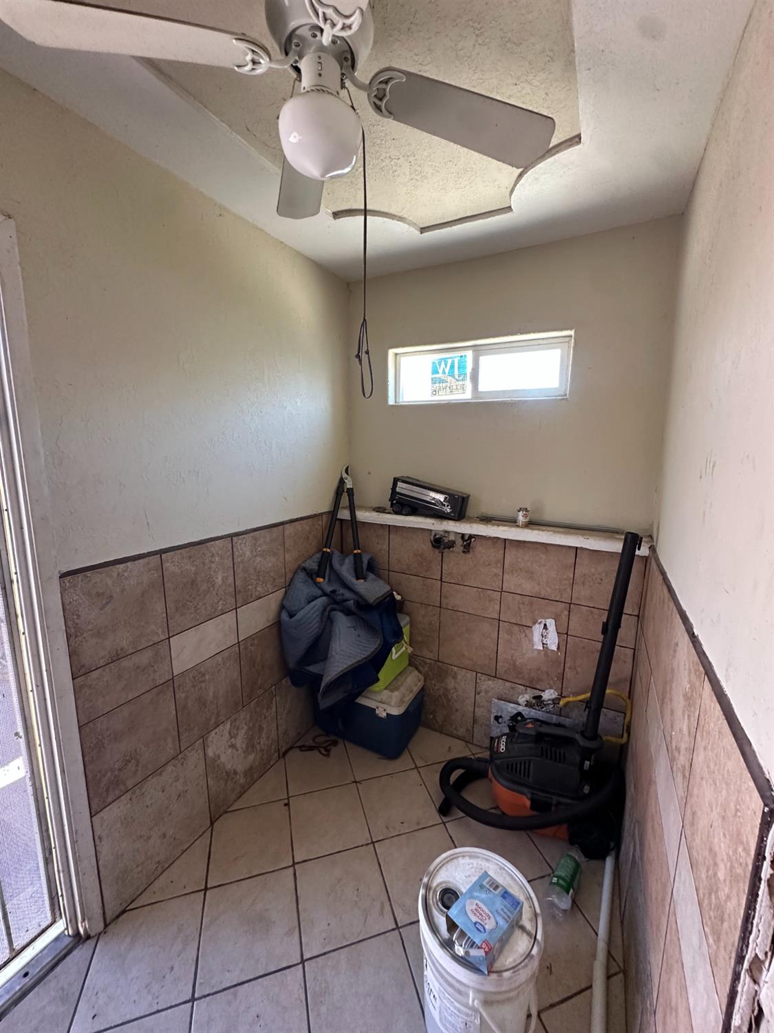 1734 Sylvia St, Selma, CA 93662