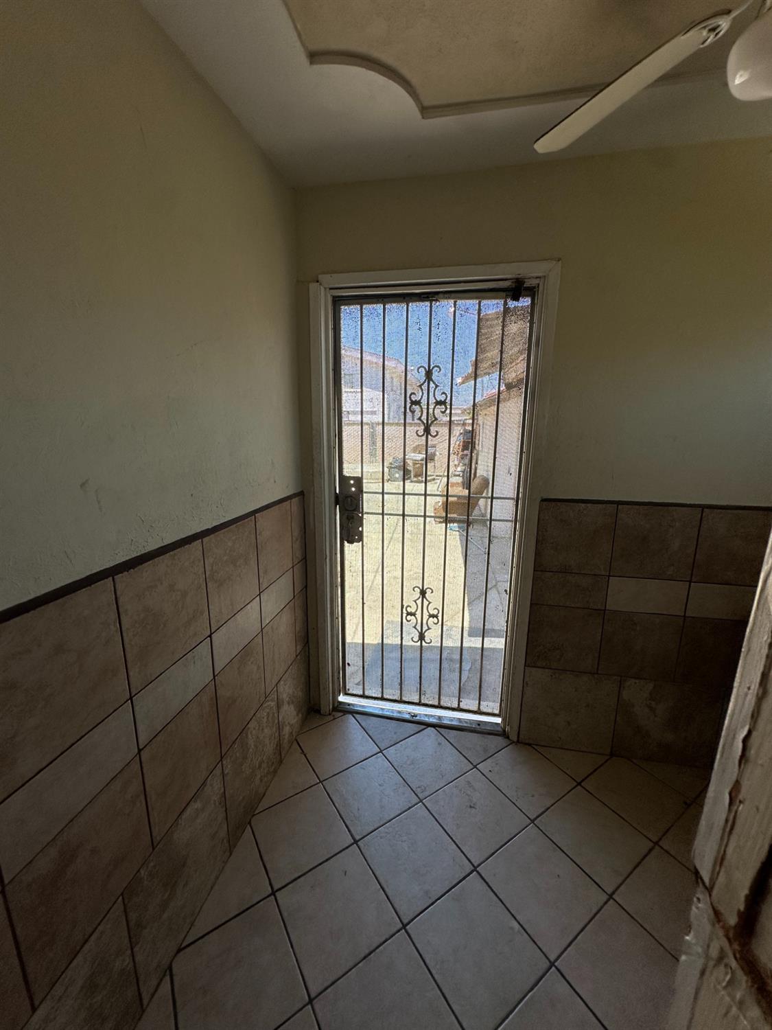 1734 Sylvia St, Selma, CA 93662