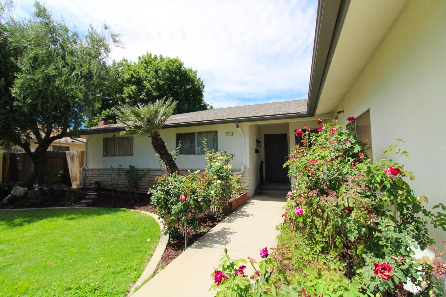 678 E Menlo Ave, Fresno, CA 93710