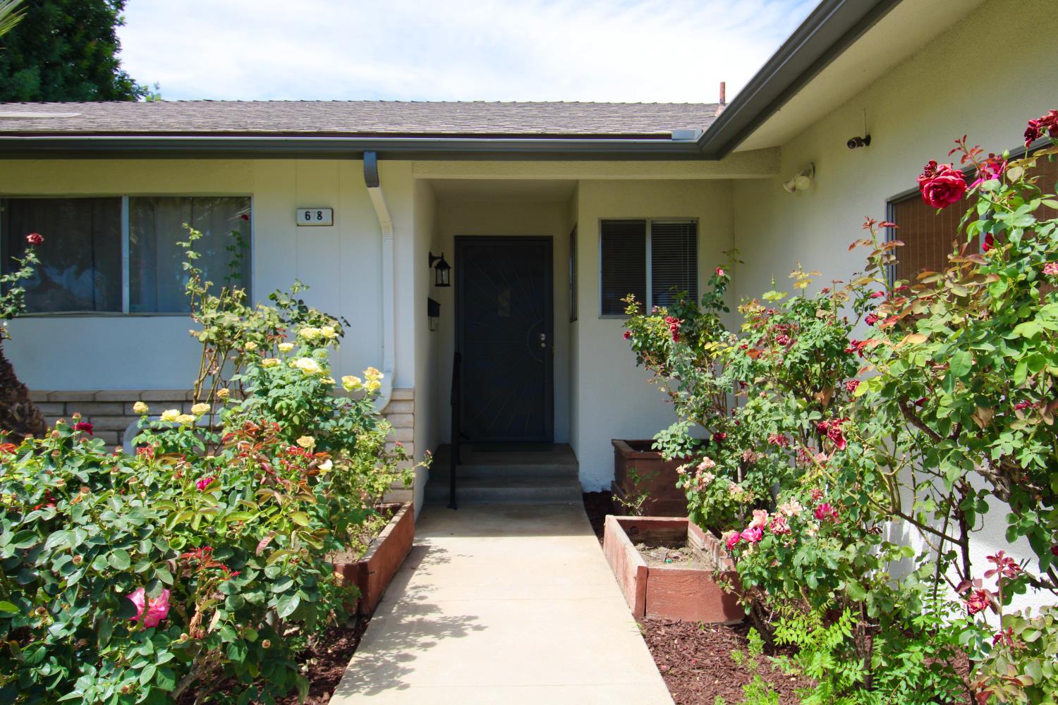 678 E Menlo Ave, Fresno, CA 93710