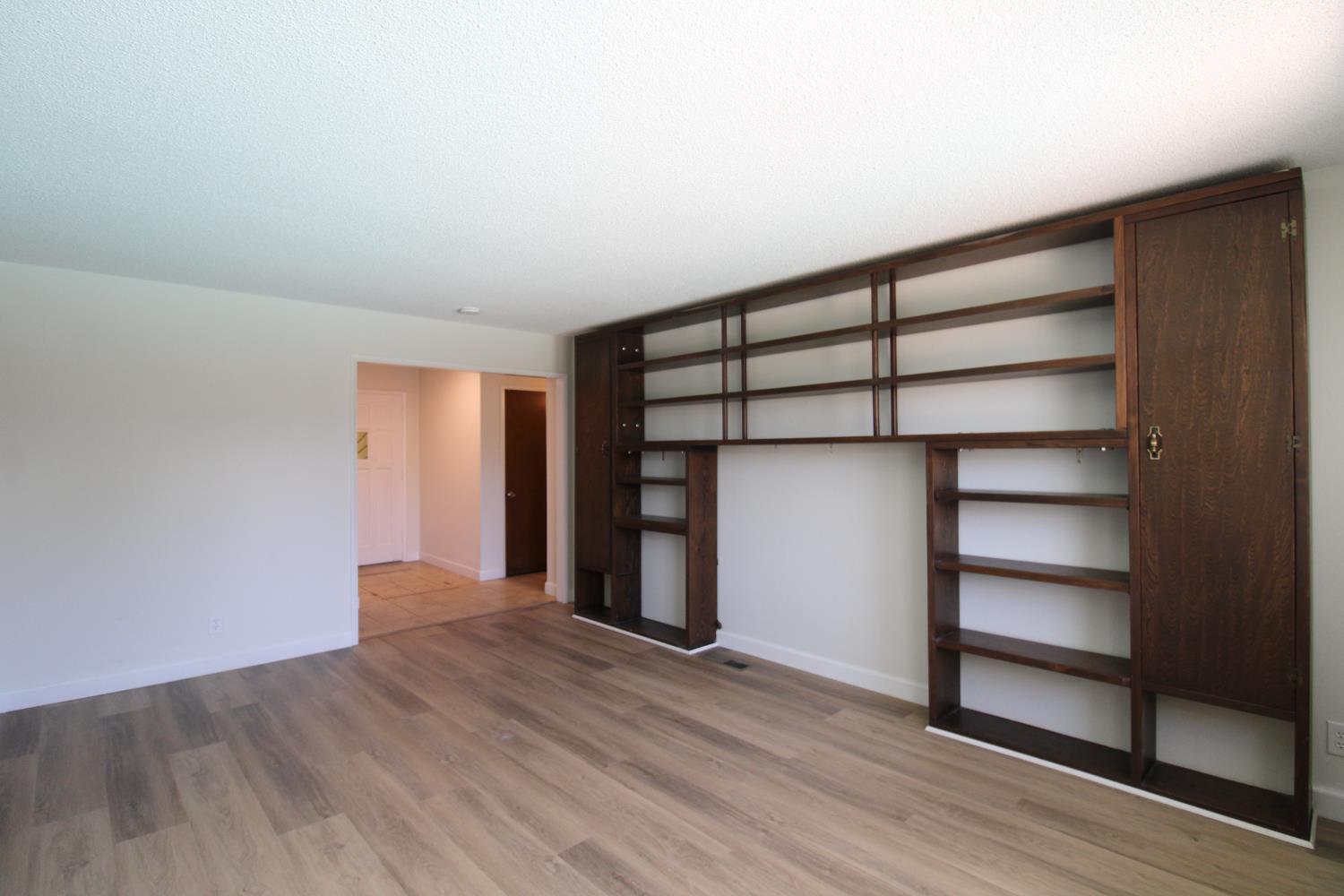 678 E Menlo Ave, Fresno, CA 93710