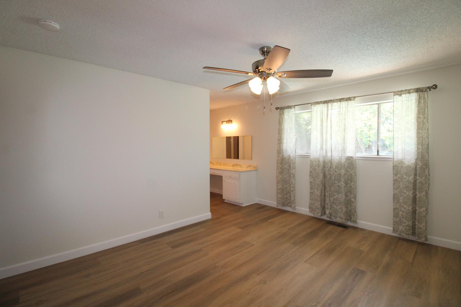 678 E Menlo Ave, Fresno, CA 93710