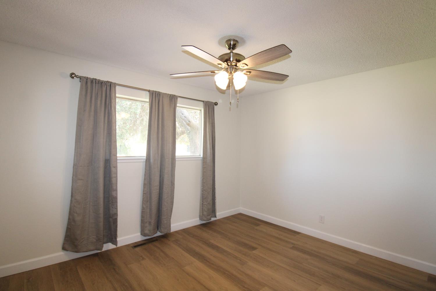 678 E Menlo Ave, Fresno, CA 93710