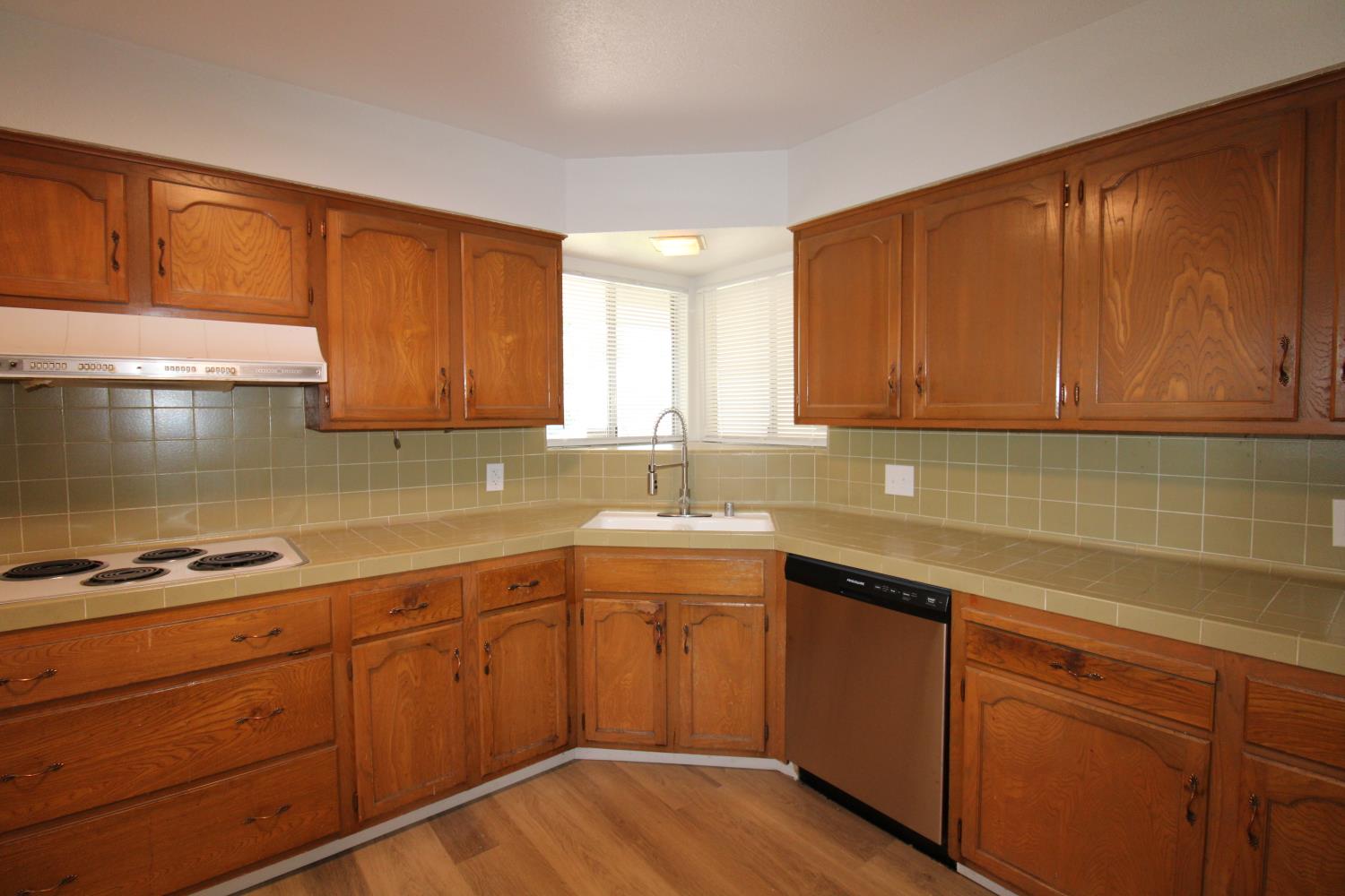 678 E Menlo Ave, Fresno, CA 93710