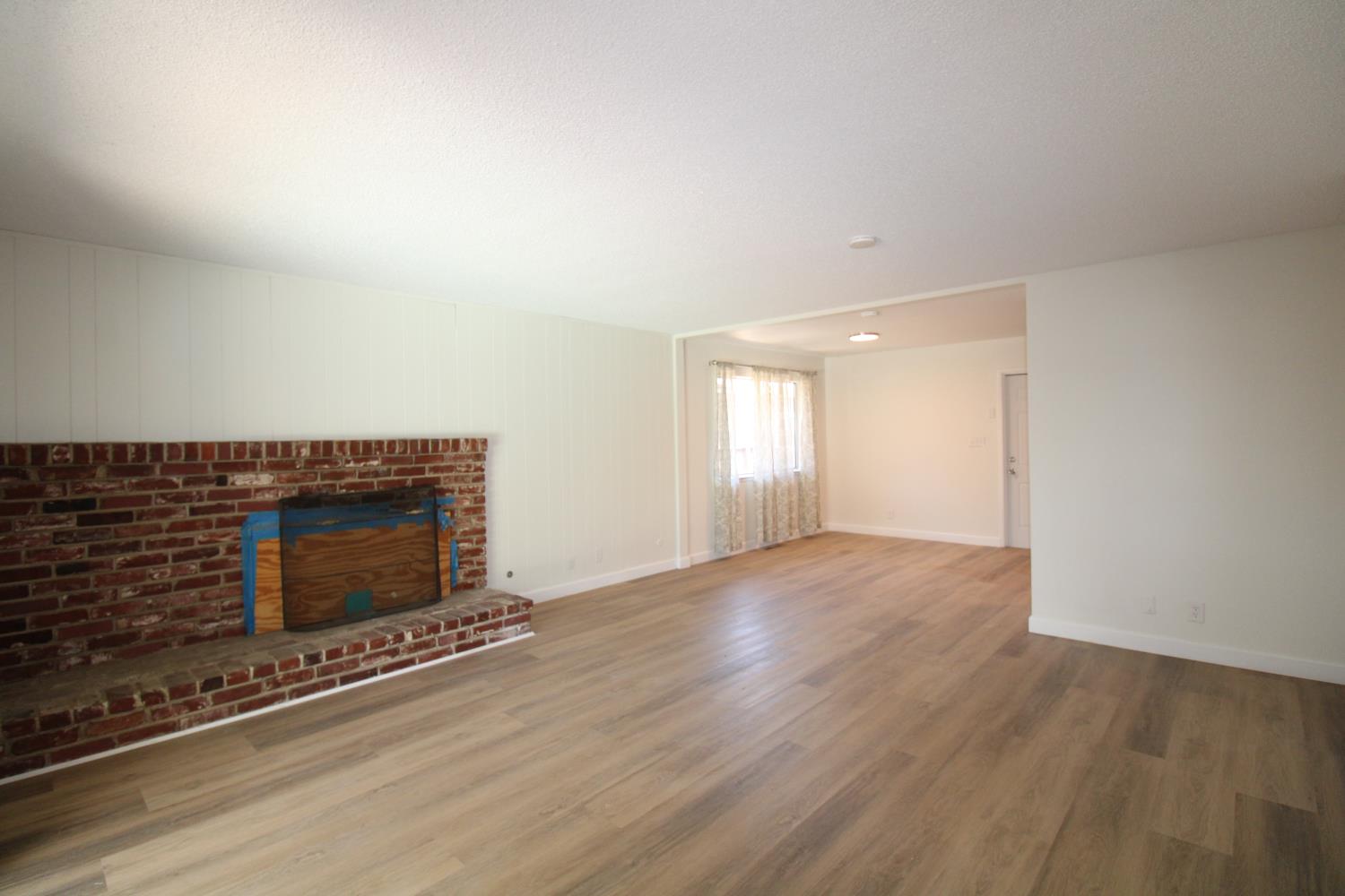 678 E Menlo Ave, Fresno, CA 93710