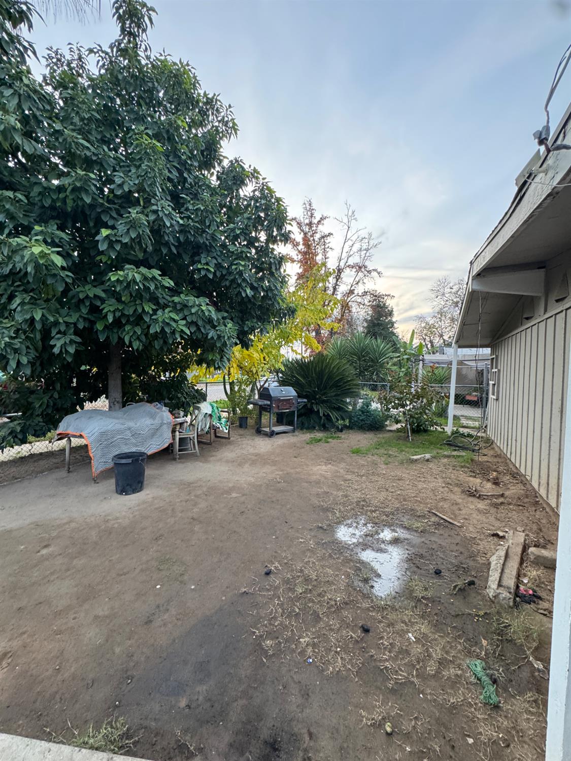 1123 E Garrett Ave, Fresno, CA 93706