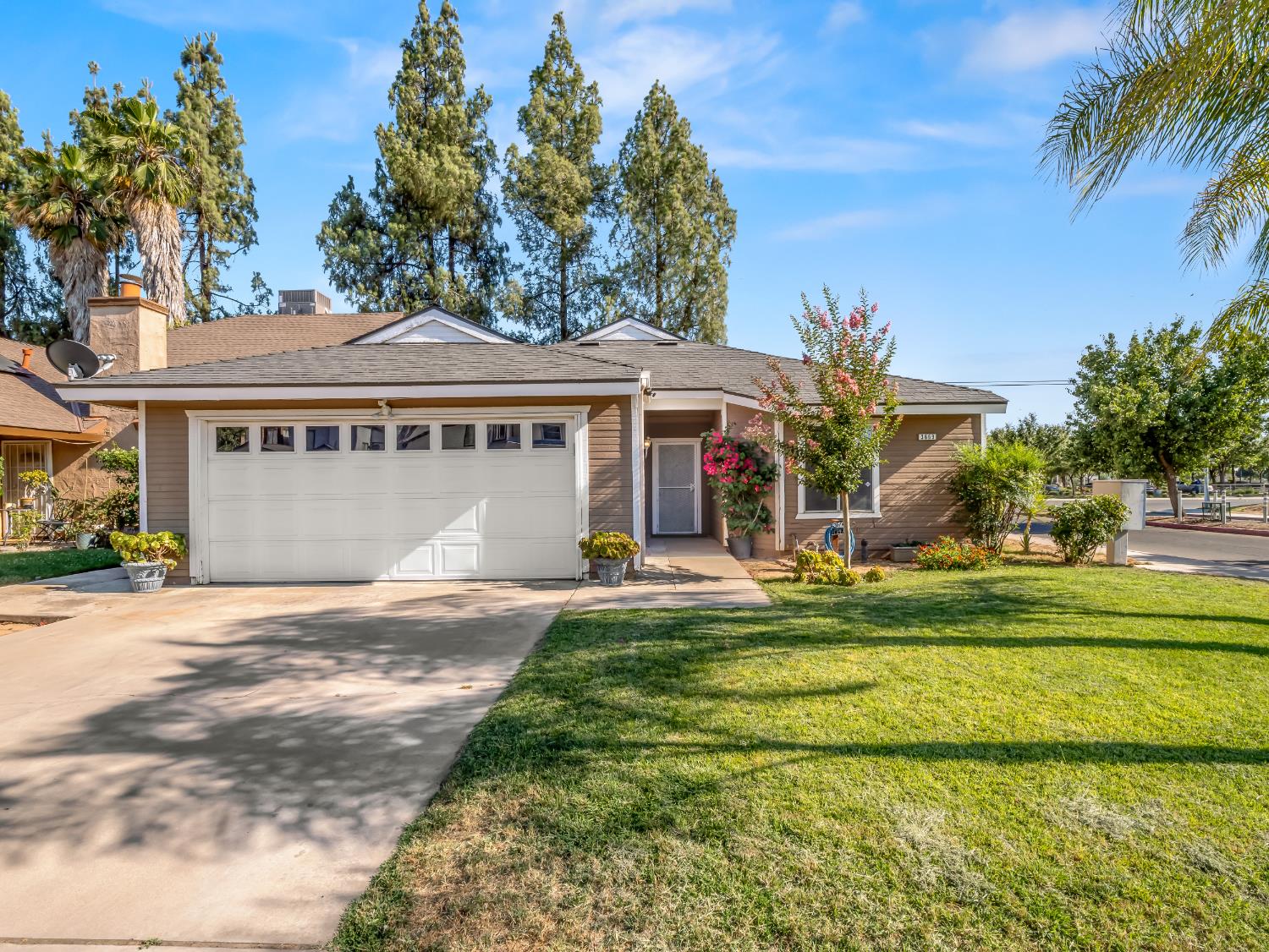 3669 W Terrace Ave, Fresno, CA 93722