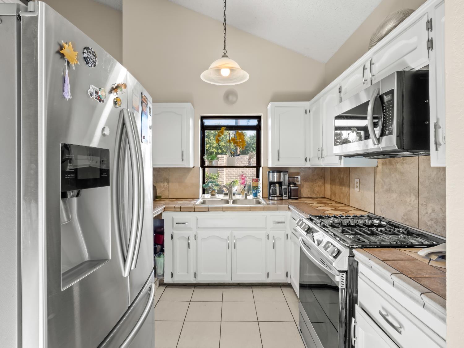 3669 W Terrace Ave, Fresno, CA 93722