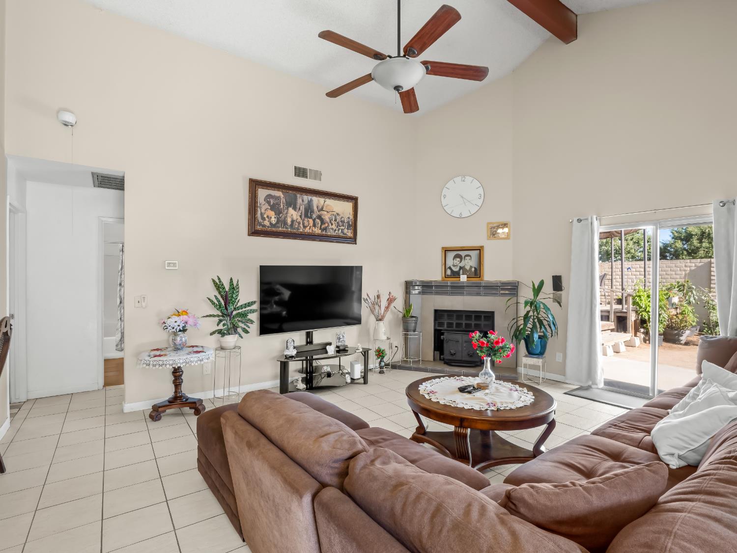 3669 W Terrace Ave, Fresno, CA 93722