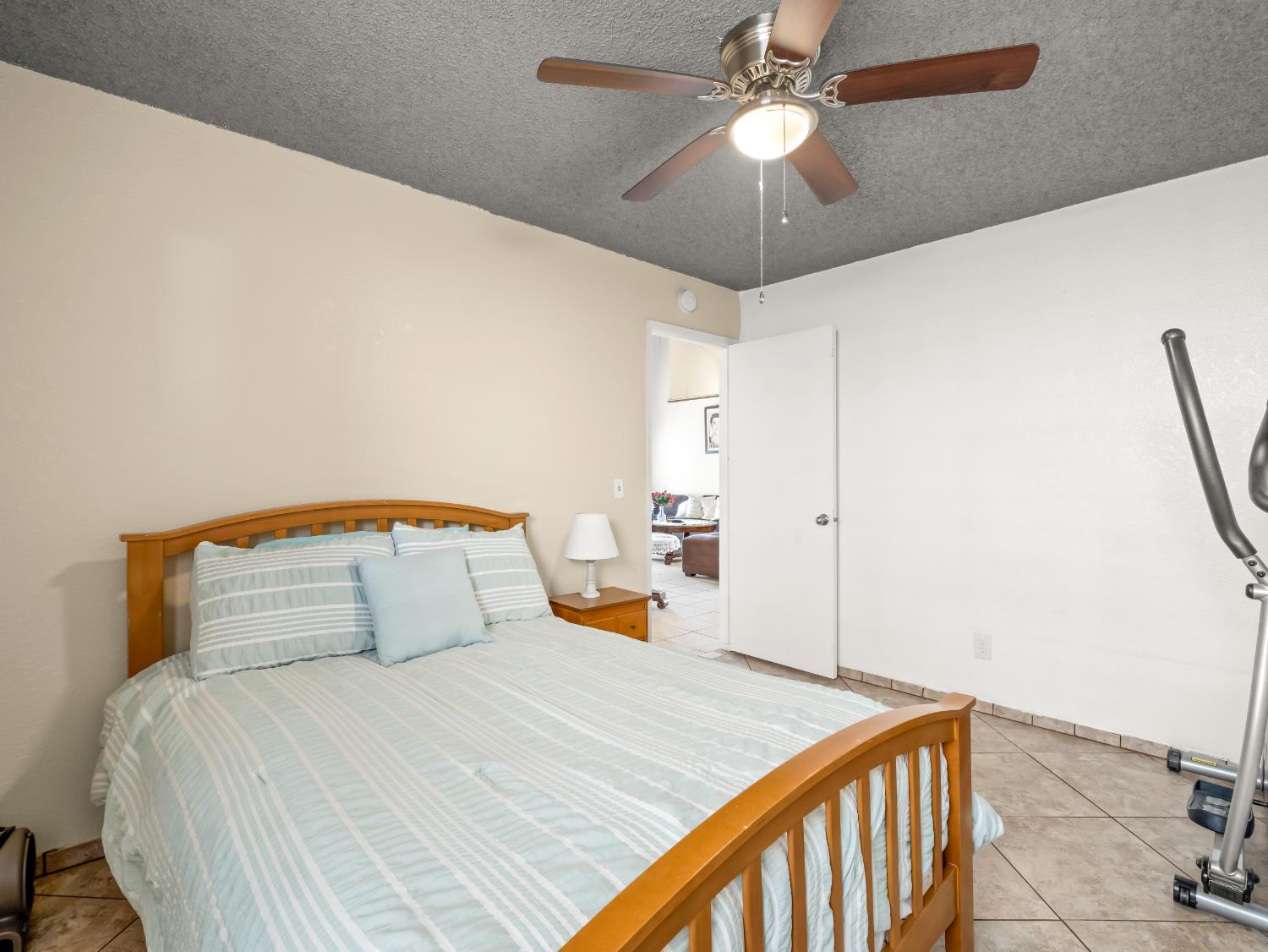 3669 W Terrace Ave, Fresno, CA 93722
