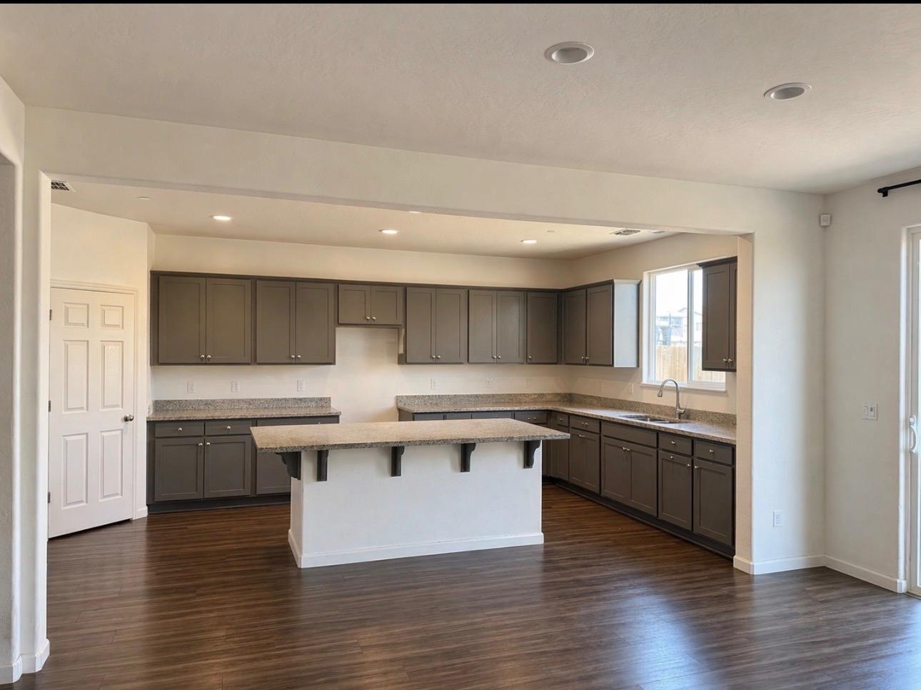 6622 E Berkeley Ave, Fresno, CA 93727