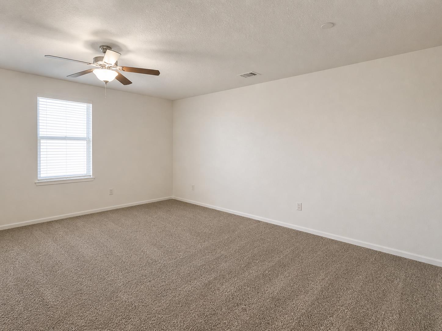 6622 E Berkeley Ave, Fresno, CA 93727