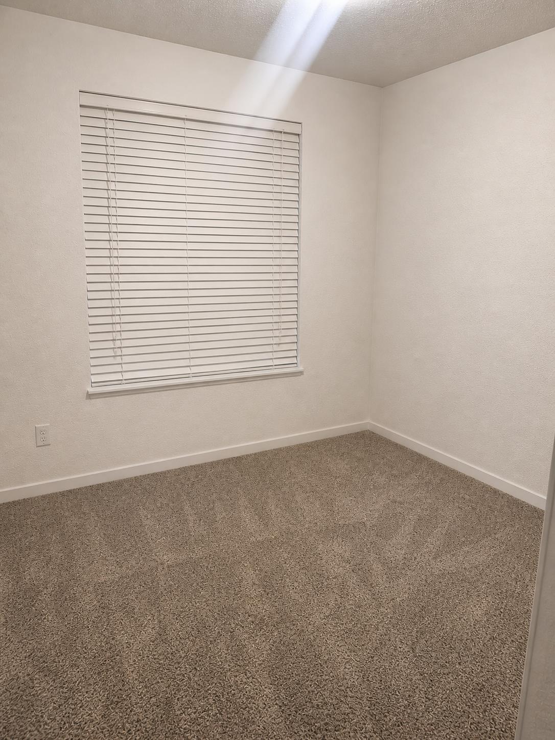 6622 E Berkeley Ave, Fresno, CA 93727