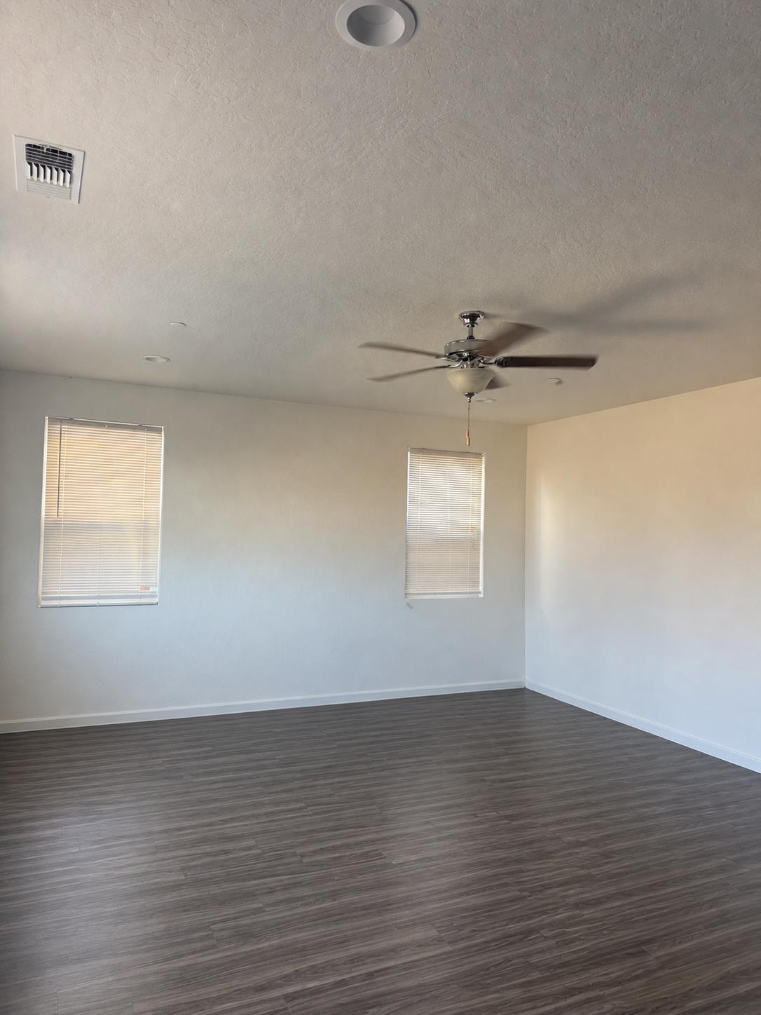 6622 E Berkeley Ave, Fresno, CA 93727