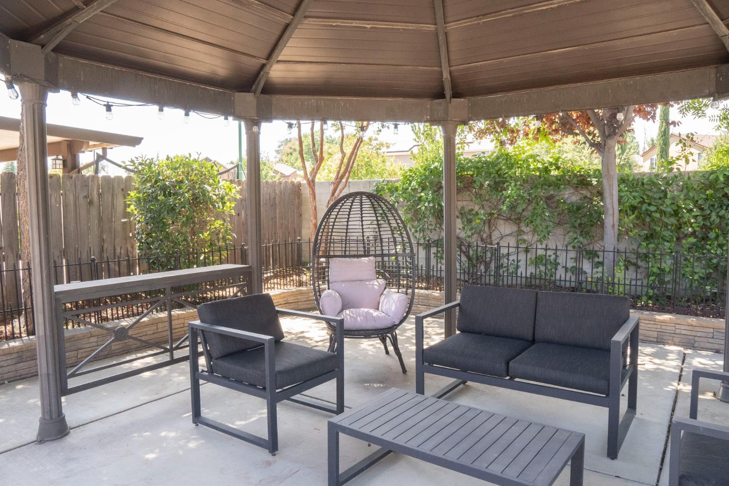 5837 E Platt Ave, Fresno, CA 93727