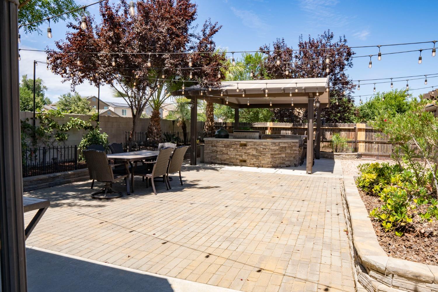 5837 E Platt Ave, Fresno, CA 93727