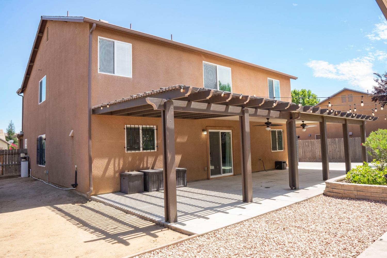 5837 E Platt Ave, Fresno, CA 93727