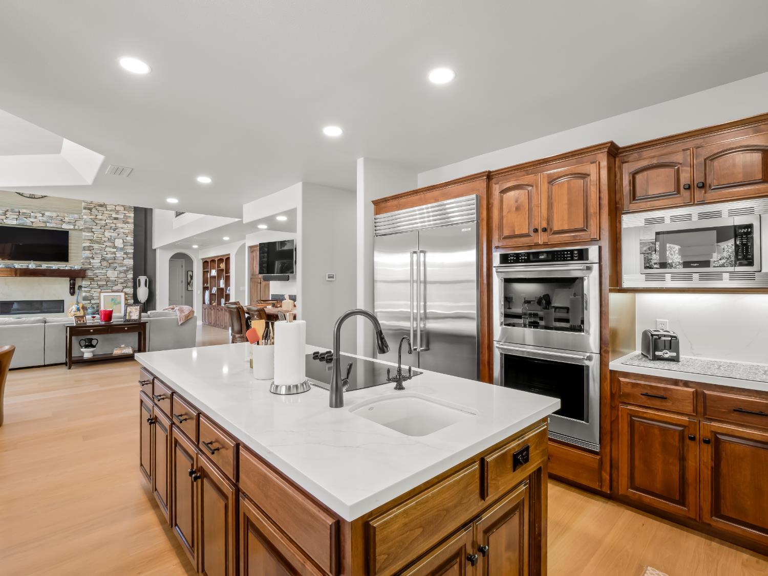 21998 Brighton Crest Dr, Friant, CA 93626