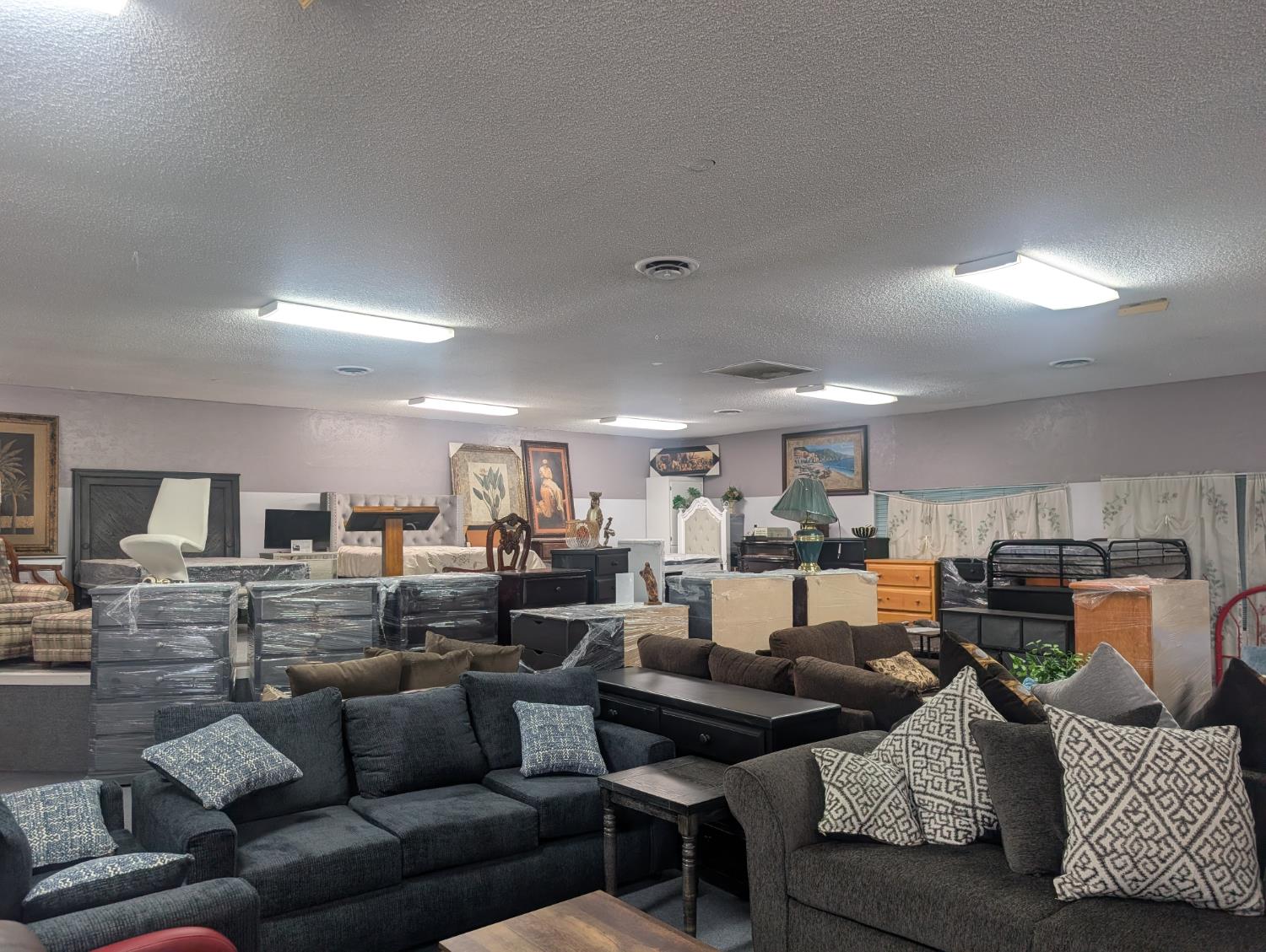 625 W Clinton Ave, Fresno, CA 93705