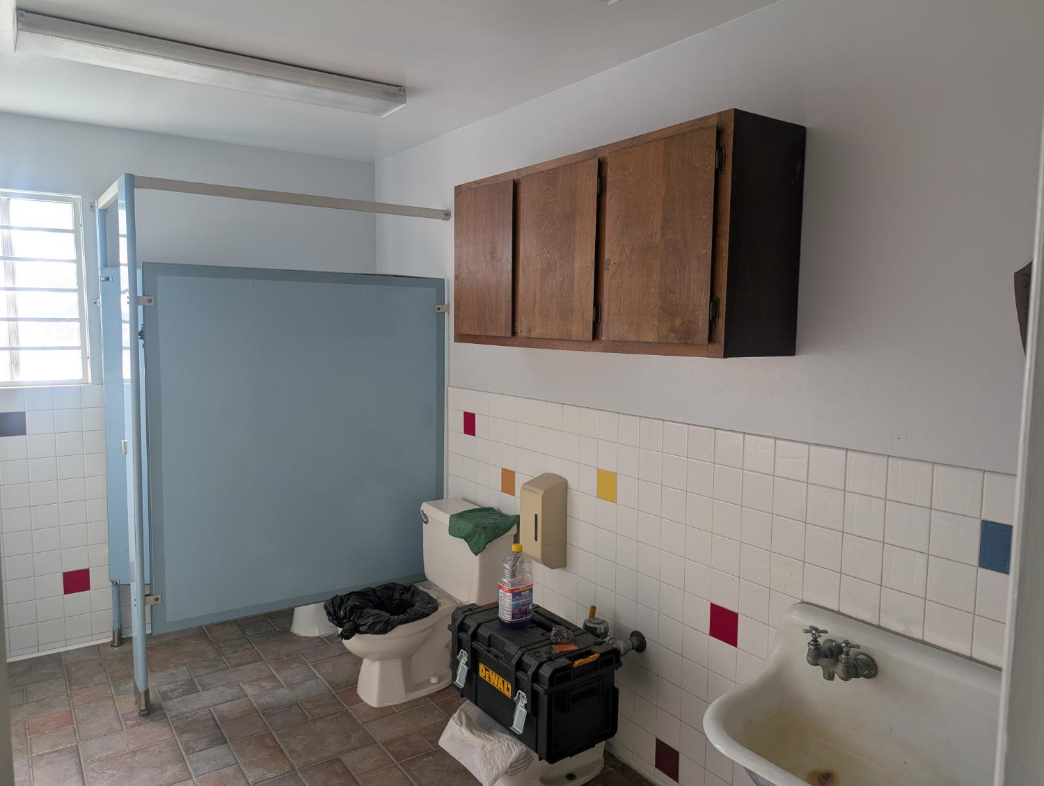 625 W Clinton Ave, Fresno, CA 93705