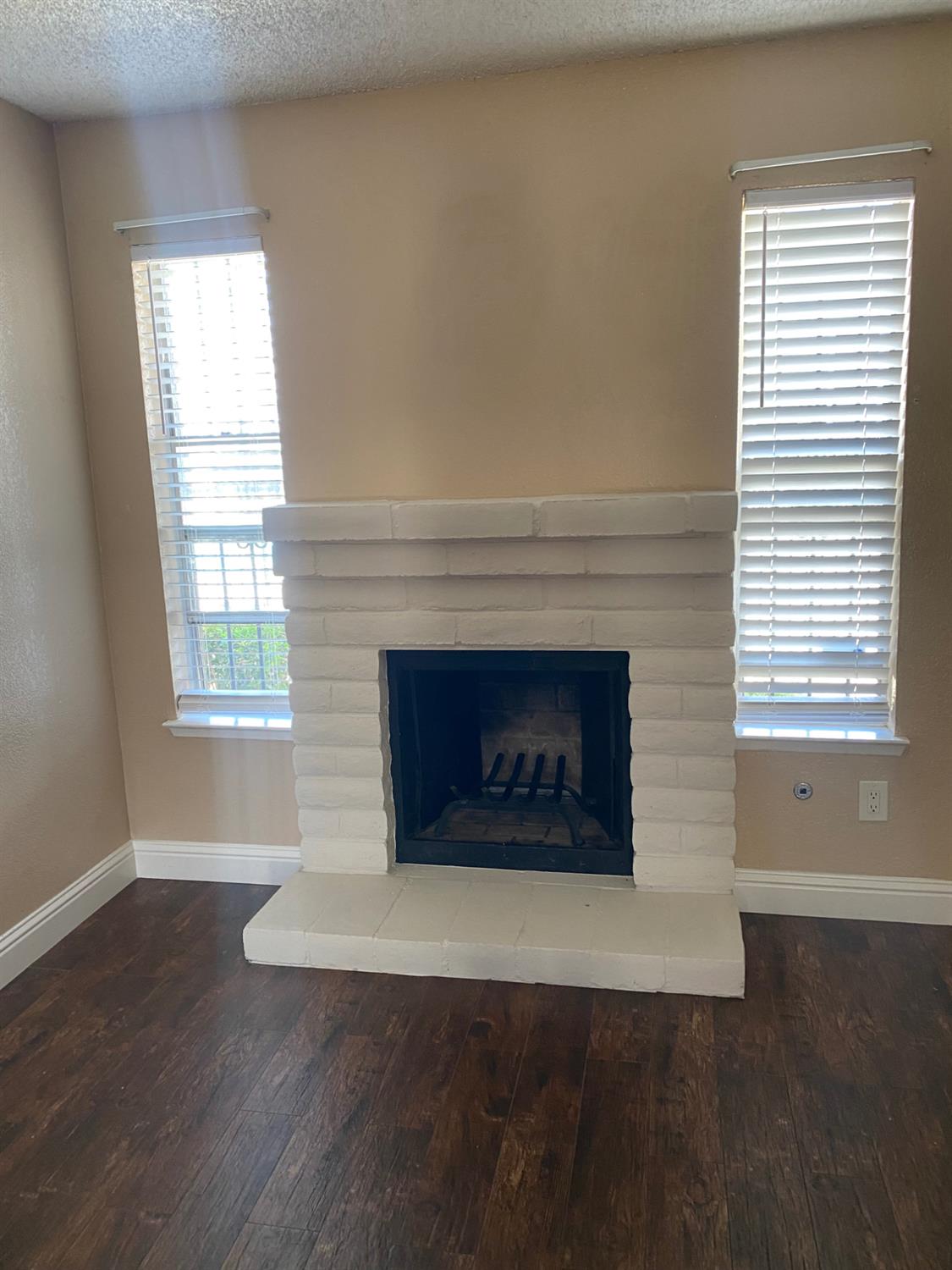 1027 W Dakota #119, Fresno, CA 93705